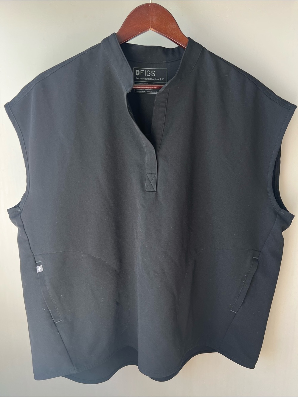 FIGS Black Rafaela V Neck Scrub Top XL Medical Nurse Workwear Cap Sleeve Tee